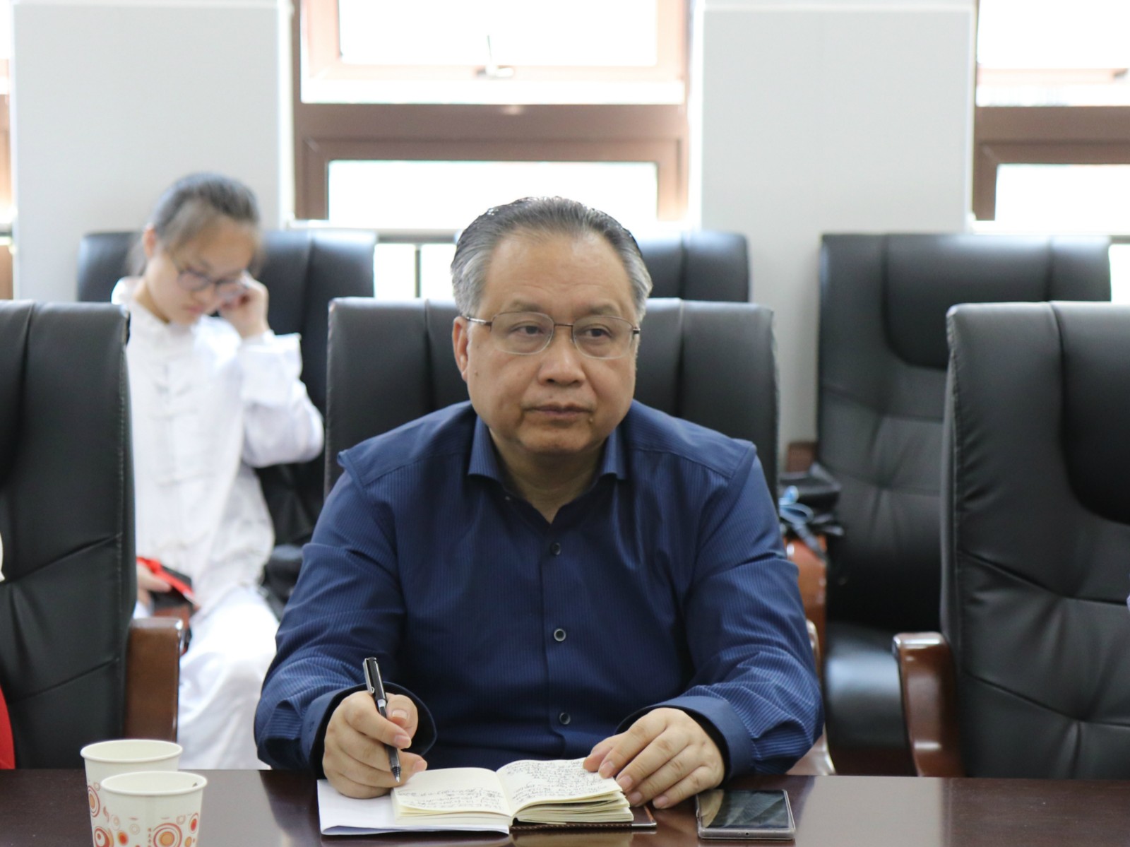 经济学家黄少安莅临商学院讲学