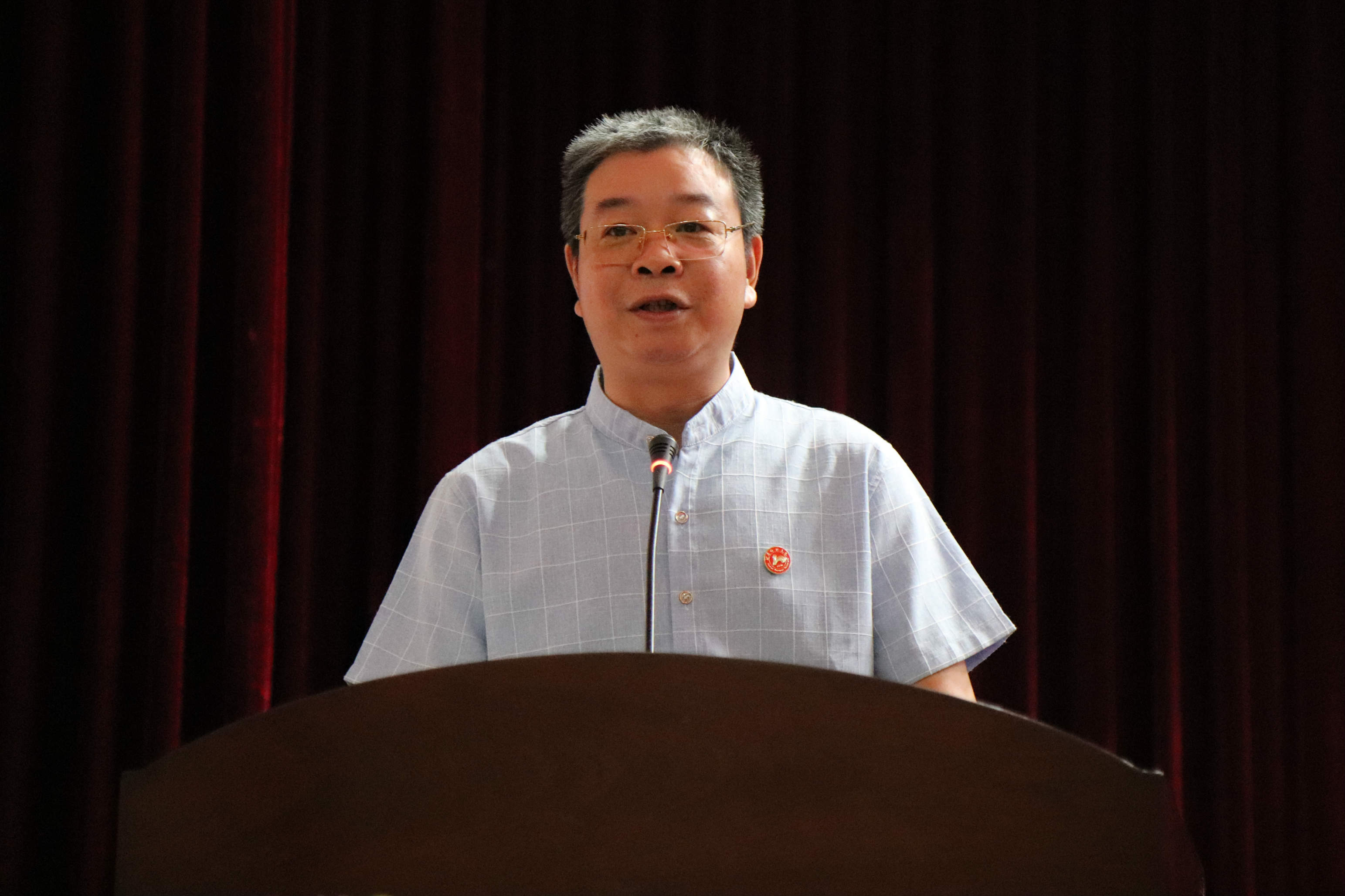 副校长周俊武,校友总会副秘书长彭正乔,商学院长沙校友会筹备组组长