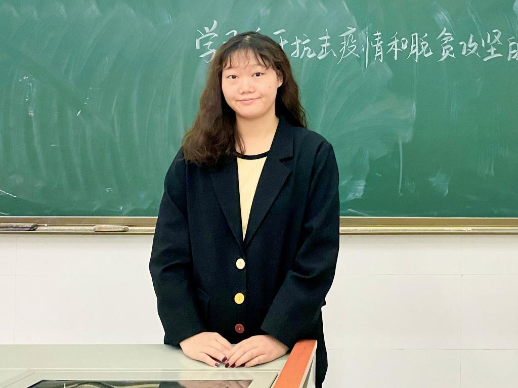 组长吴铭霞发言